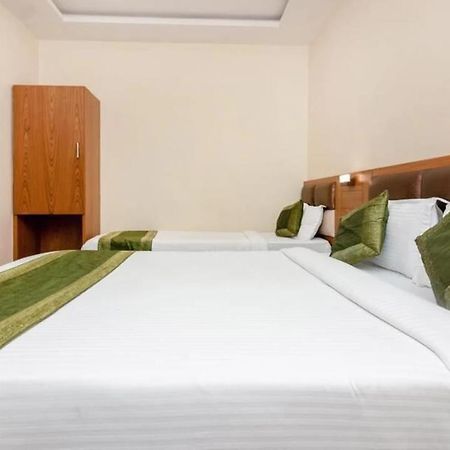 Hotel Volga Plaza Mumbai Exterior photo
