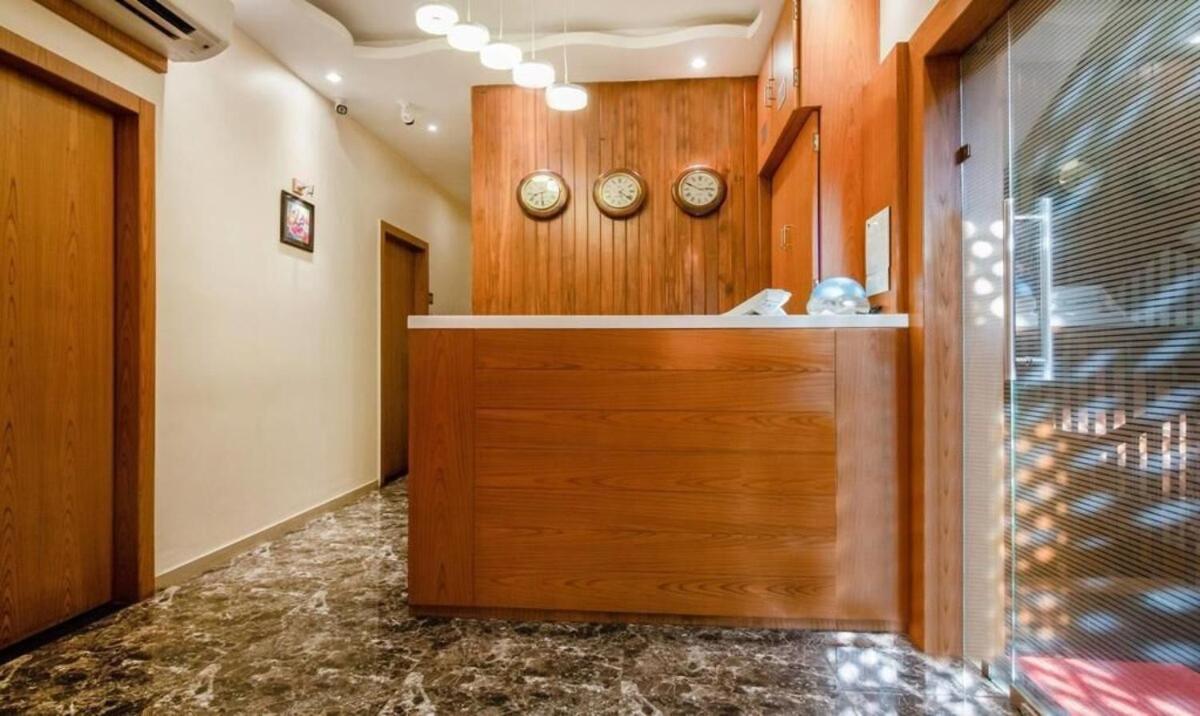 Hotel Volga Plaza Mumbai Exterior photo