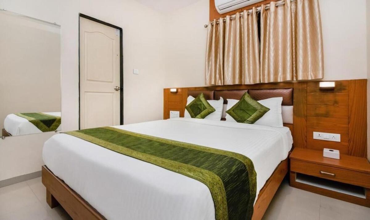 Hotel Volga Plaza Mumbai Exterior photo