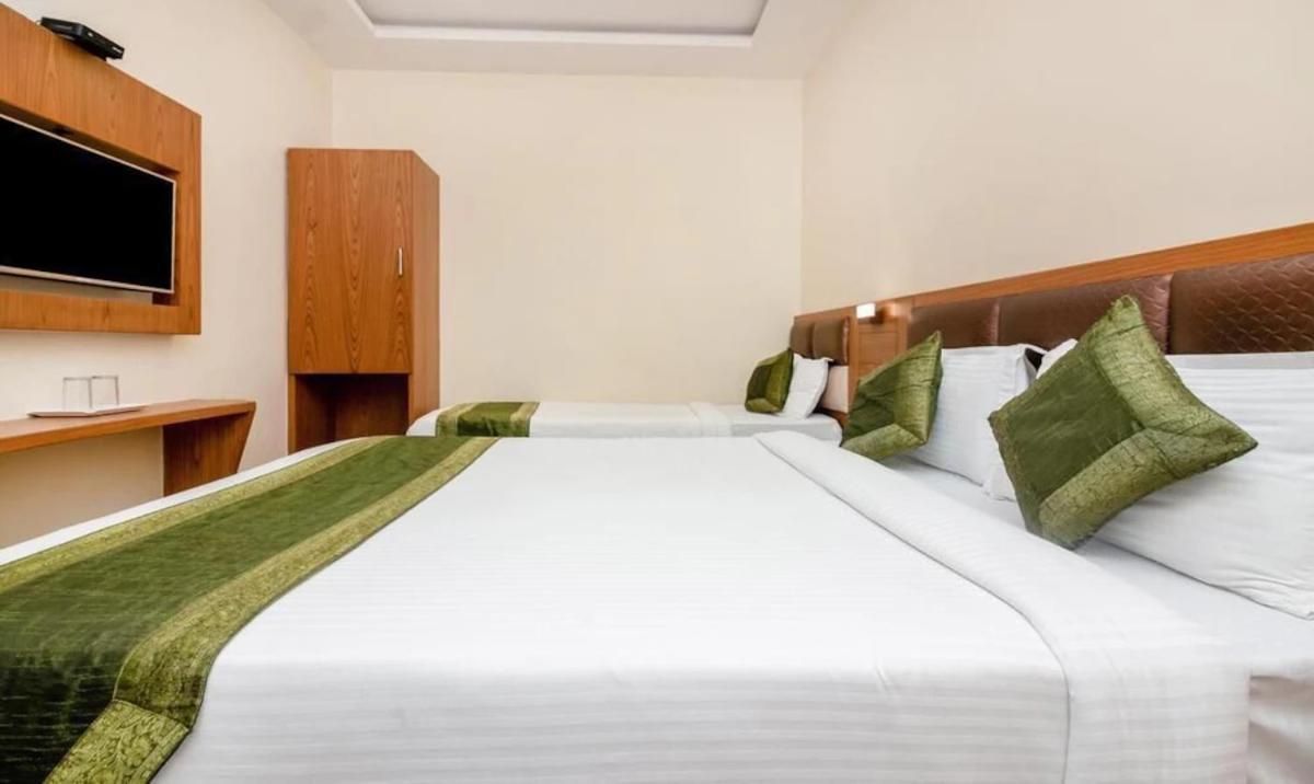 Hotel Volga Plaza Mumbai Exterior photo