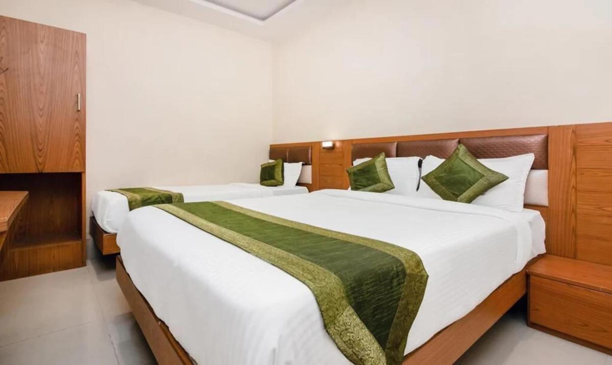 Hotel Volga Plaza Mumbai Exterior photo