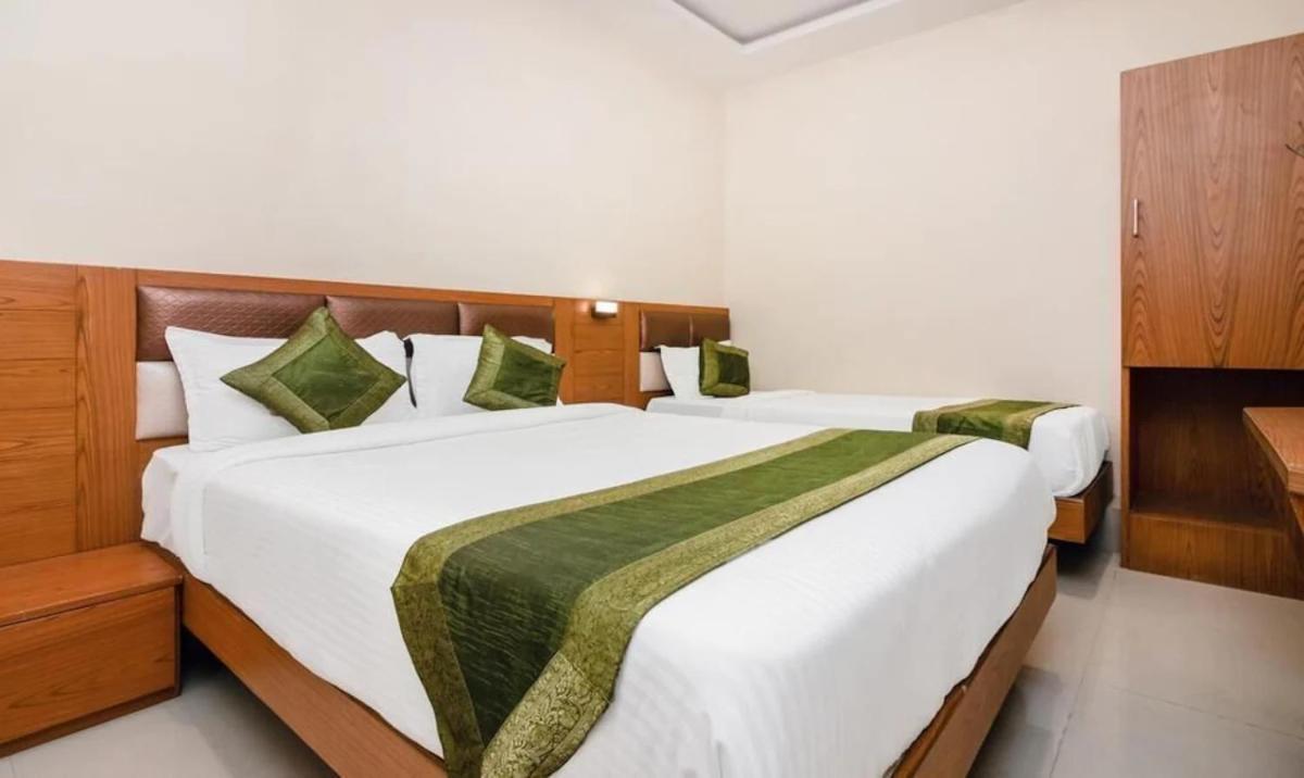 Hotel Volga Plaza Mumbai Exterior photo